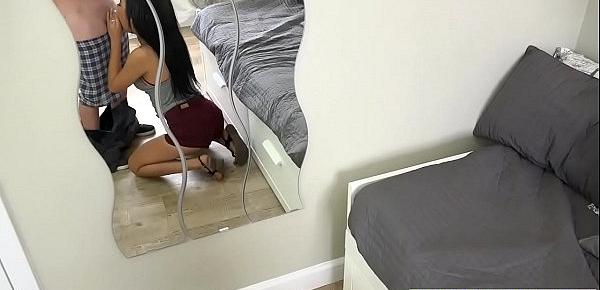  19 years old tenant convinces landlord she can stay